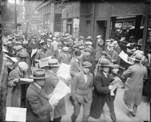 140922 Archive Picture of Men Reading Newspapers